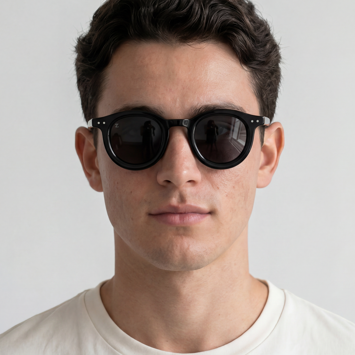 Model wearing Noir sunglasses